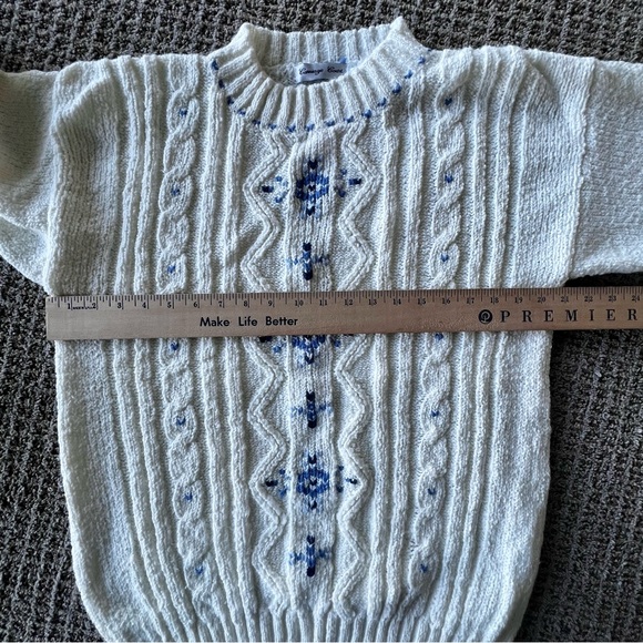 VINTAGE CARRIAGE COURT CABLE KNIT OVERSIZE SWEATER    SIZE M - Picture 8 of 11